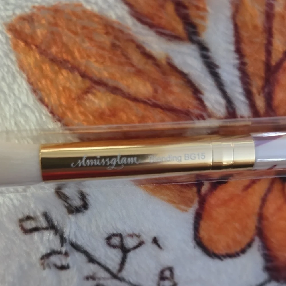 Blending Brush With Gold Accents